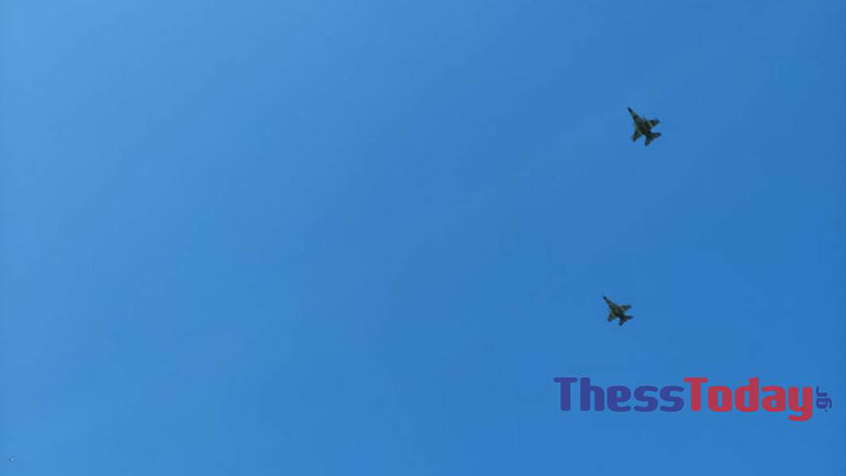 Θεσσαλονίκη: Μαχητικά F-16 «σάρωσαν» τον ουρανό